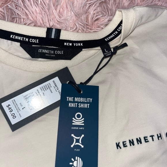 Kenneth Cole Shirt Men’s Large
Color cream
Mobility Knit - Picture 4 of 5